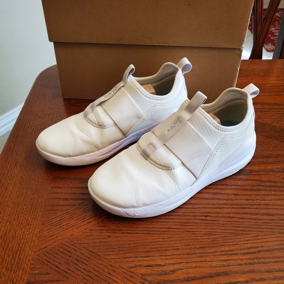 Clove Solo Sneakers - Picture 4 of 13